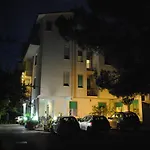 Ξενοδοχείο Pensione Andrea *